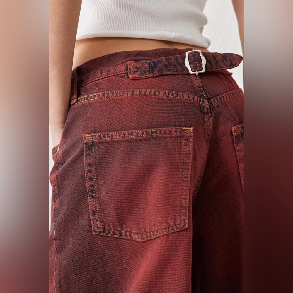 Logan Buckle Barrel Jeans